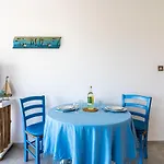 Seawaves 1- Bedroom Near Meneou
