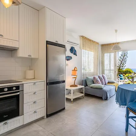 Seawaves 1- Bedroom Near Meneou *