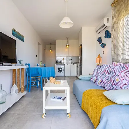 Seawaves 1- Bedroom Near Meneou * Ларнака