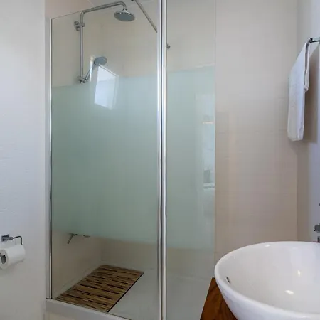 Seawaves 1- Bedroom Near Meneou Apartament Larnaca
