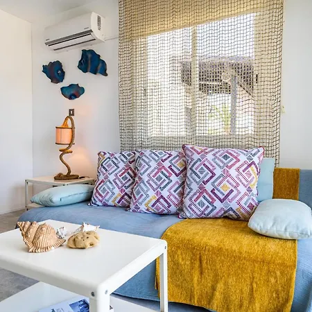 Apartment Seawaves 1- Bedroom Near Meneou *