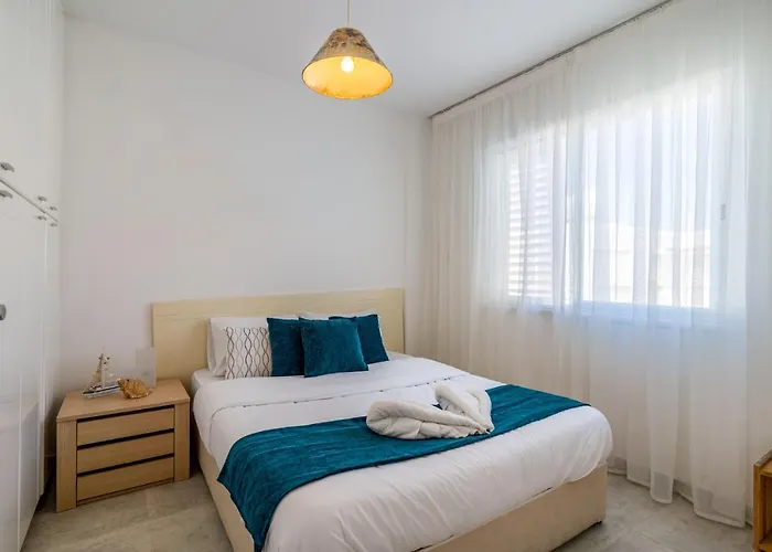 Seawaves 1- Bedroom Near Meneou * Lárnaca